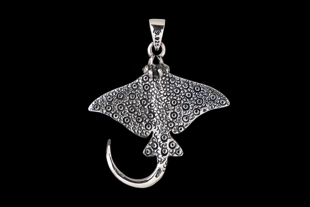 Pendant Manta With Punto 3 x 3.5cm