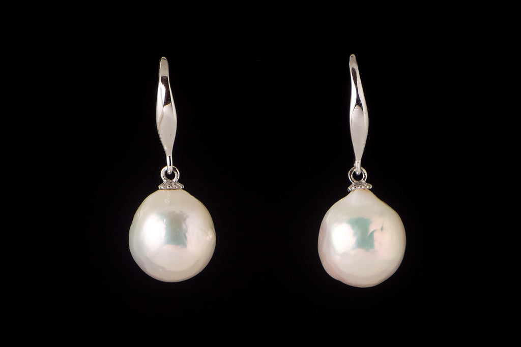 Earring Pearl Drop 19 Small 11-12mm