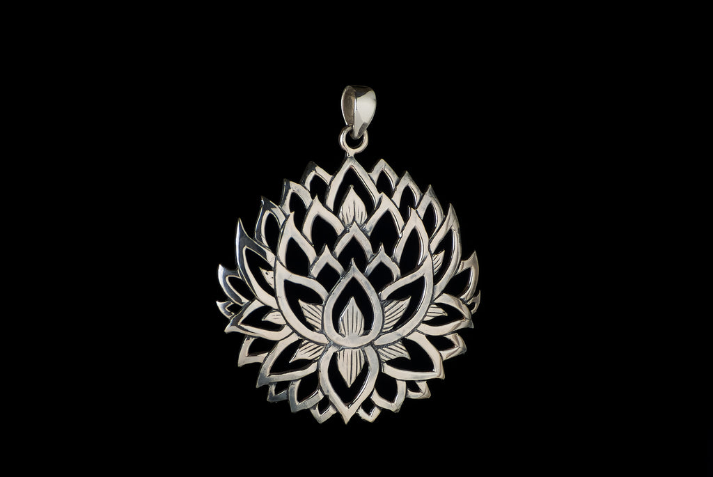 Pendant Lotus Cembung 4cm - Bambu Silver Jewellry