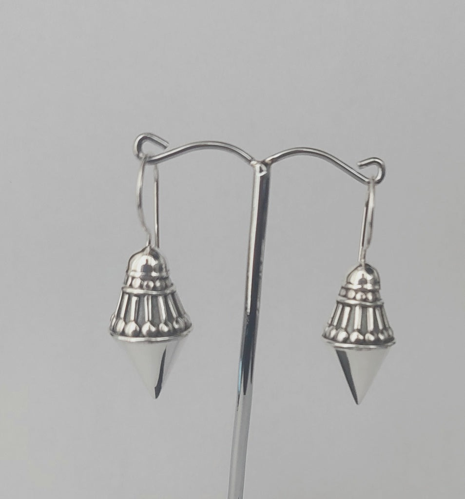 Earring Arma Cone With Long Hook